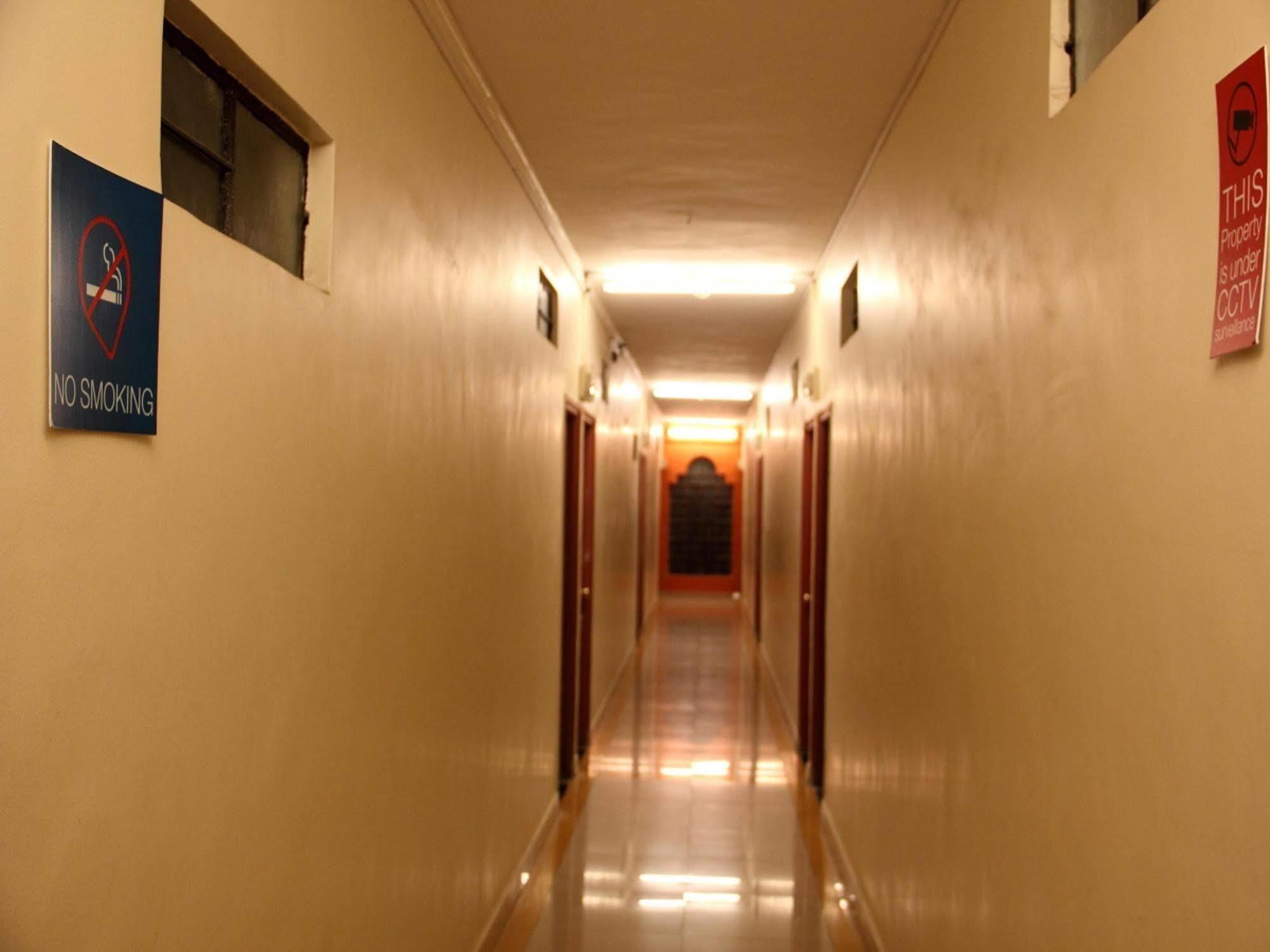 OYO 1065 Hotel HMR Royal Inn Pune Exterior foto